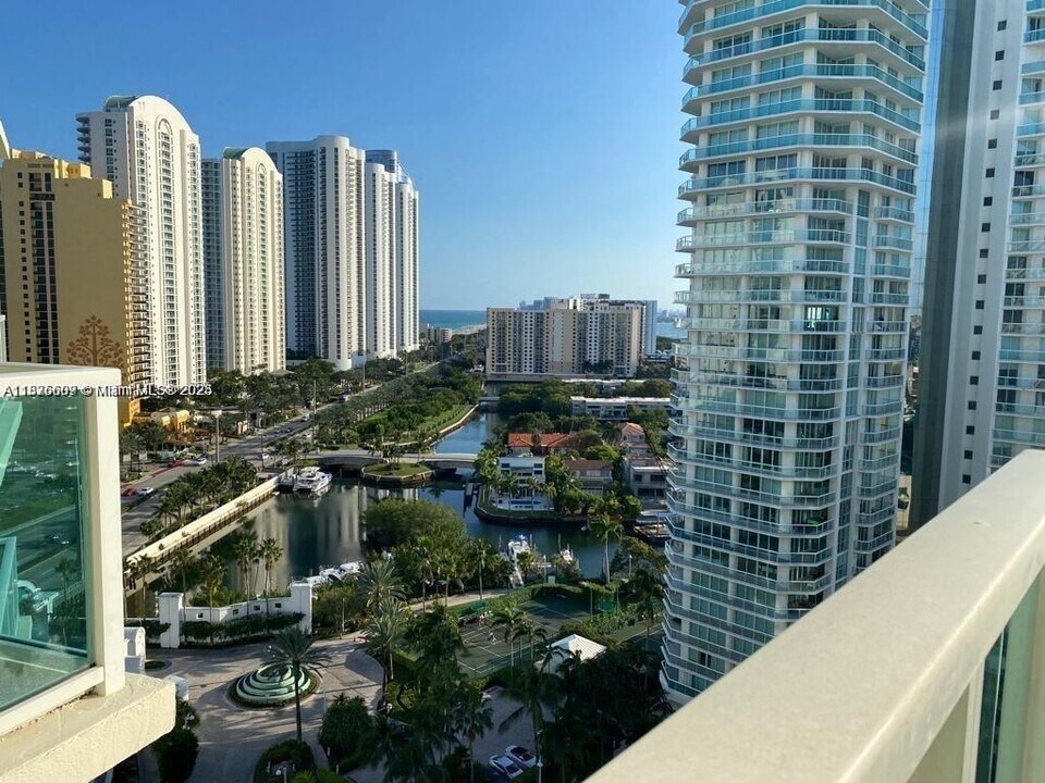 150 Sunny Isles Blvd in Sunny Isles Beach, FL - Building Photo