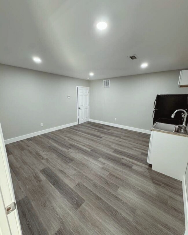 555 Paines Ave NW in Atlanta, GA - Building Photo - Building Photo