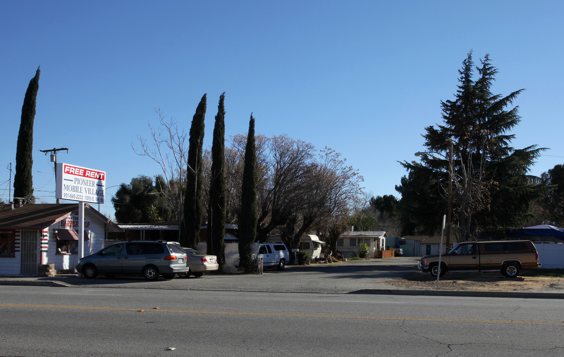 Pioneer Mobile Village in Beaumont, CA - Building Photo