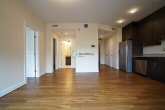 315 Broadway in Somerville, MA - Building Photo - Building Photo