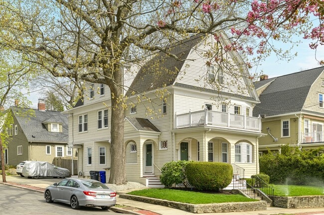 401 Wayland Ave, Unit 401 Wayland