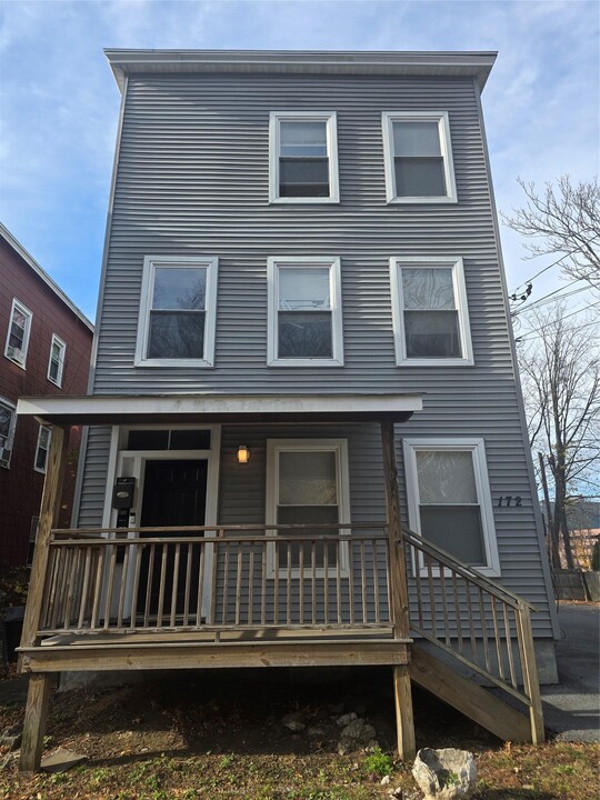 172 South Ave in Poughkeepsie, NY - Building Photo