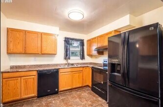 3198 Pheasant Blvd in Springfield, OR - Building Photo - Building Photo