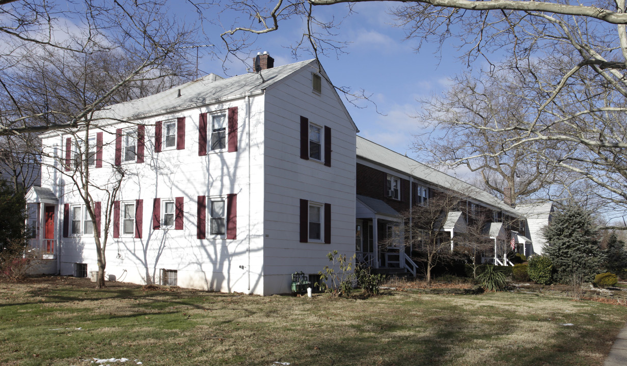 553-567 Main St in Metuchen, NJ - Building Photo