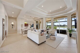 8950 Shenendoah Cir in Naples, FL - Building Photo - Building Photo