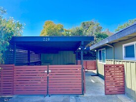 220 Los Altos Pl in American Canyon, CA - Building Photo