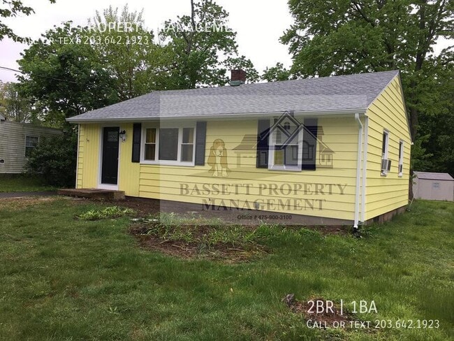 34 Maple Ave in North Haven, CT - Building Photo - Building Photo