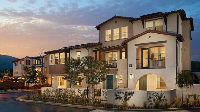 537 W Foothill Blvd in Glendora, CA - Building Photo - Building Photo