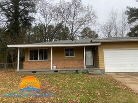 3106 Acklen Dr SW in Huntsville, AL - Building Photo