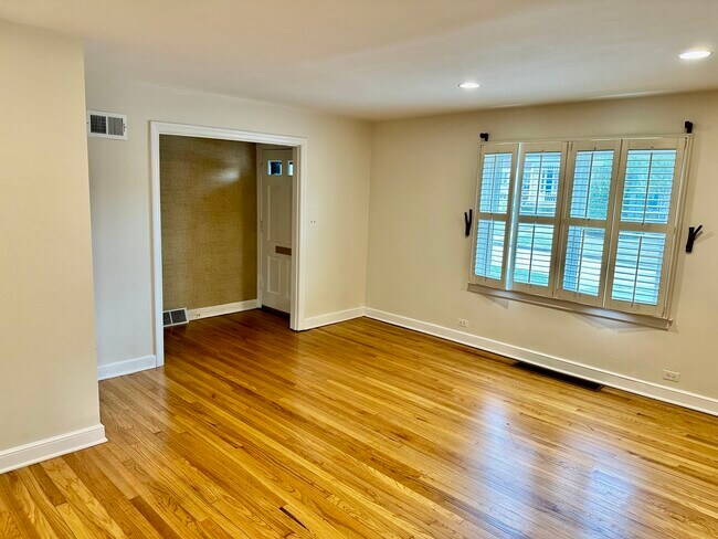760 Summit Ave in Lake Forest, IL - Building Photo - Building Photo