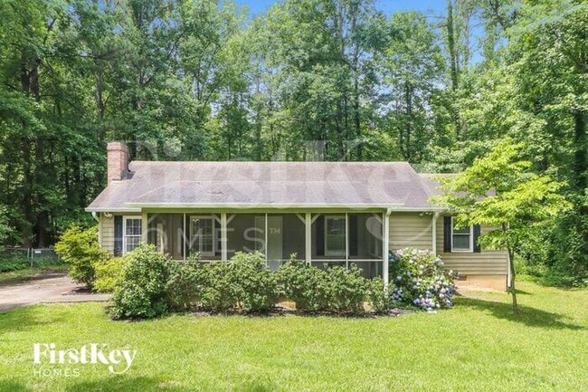 property at 3692 Cambridge Dr SW