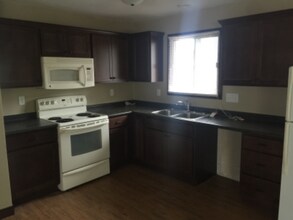 924 15th Ave SW, Unit Upper in Cedar Rapids, IA - Building Photo - Building Photo