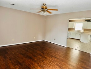 5 Lexington Ct in Johnson City, TN - Building Photo - Building Photo