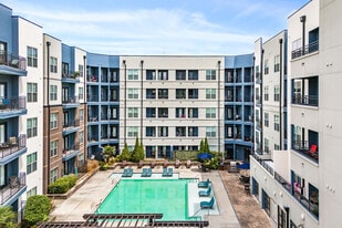 The Quinn at Perimeter in Atlanta, GA - Building Photo