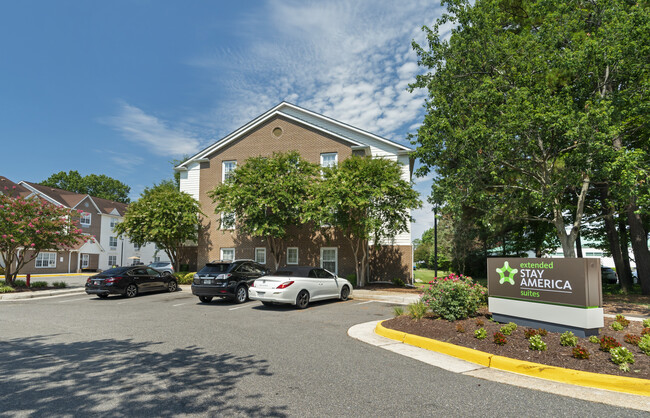 Furnished Studio - Virginia Beach in Virginia Beach, VA - Foto de edificio - Building Photo