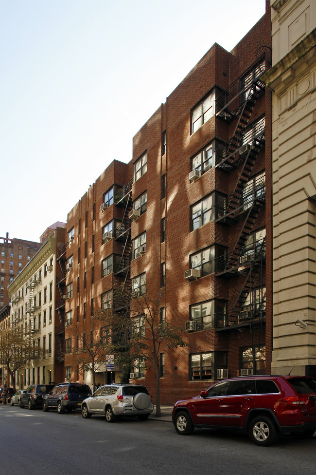 124  East 24th Street in New York, NY - Building Photo - Building Photo