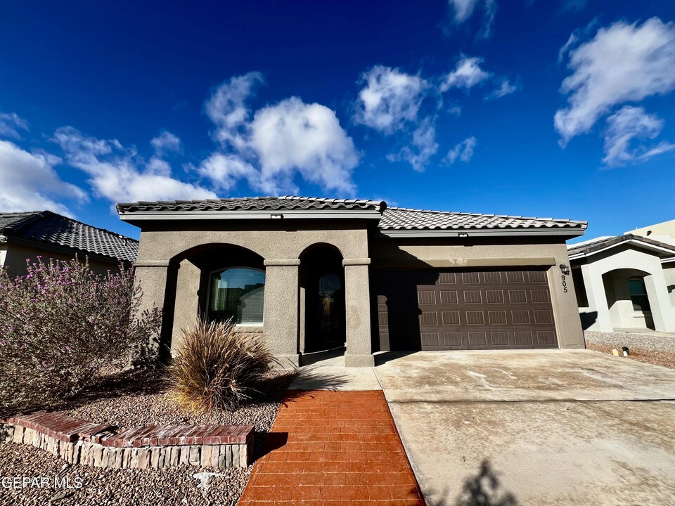 905 Malven Pl in El Paso, TX - Foto de edificio