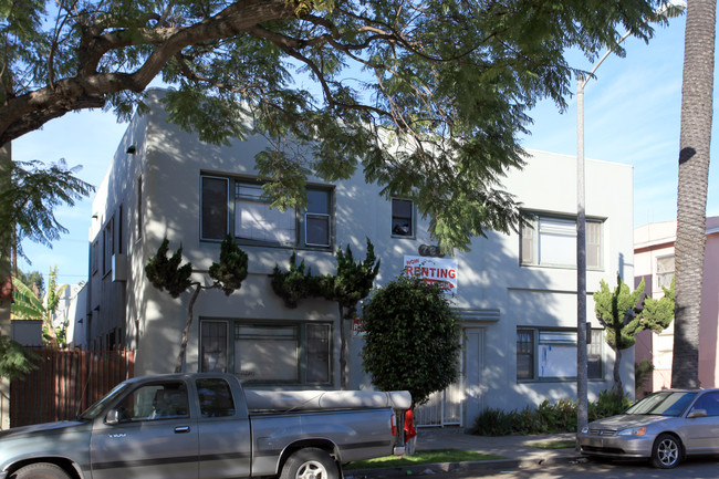 721 Olive Ave in Long Beach, CA - Foto de edificio - Building Photo