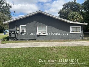 8113 N Alaska St in Tampa, FL - Foto de edificio - Building Photo