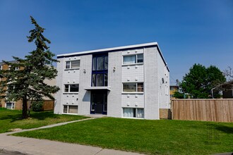 Westbrook Mallside Apartments in Calgary, AB - Building Photo - Building Photo
