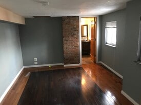 1117 Freyburg St, Unit 1117 Freyburg 2nd Flr in Pittsburgh, PA - Building Photo