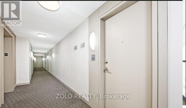 36-2736 Lee Centre Dr in Toronto, ON - Building Photo - Building Photo