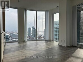 180 Front St E in Toronto, ON - Building Photo - Building Photo