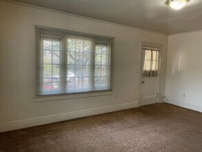 2010 Emerald St in Eugene, OR - Building Photo - Building Photo