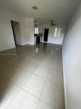 2461 Polk St in Hollywood, FL - Foto de edificio - Building Photo
