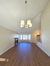 23231 Joaquin Ridge Dr in Murrieta, CA - Foto de edificio - Building Photo