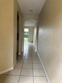 1040 NE 42nd Pl in Homestead, FL - Foto de edificio - Building Photo