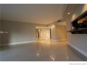 21075 NE 34th Ave-Unit -103-2 in Miami, FL - Building Photo - Building Photo