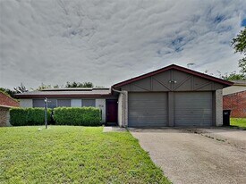701 Admiralty Way in Fort Worth, TX - Building Photo