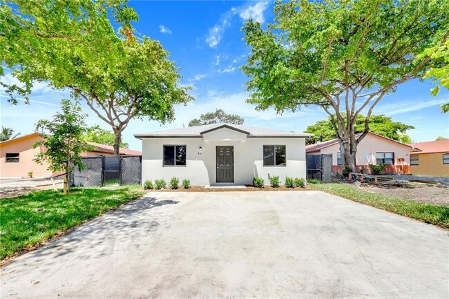 861 NW 6th Ave, Unit 1