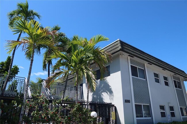 1010 SE 15th St, Unit 110 in Fort Lauderdale, FL - Foto de edificio - Building Photo