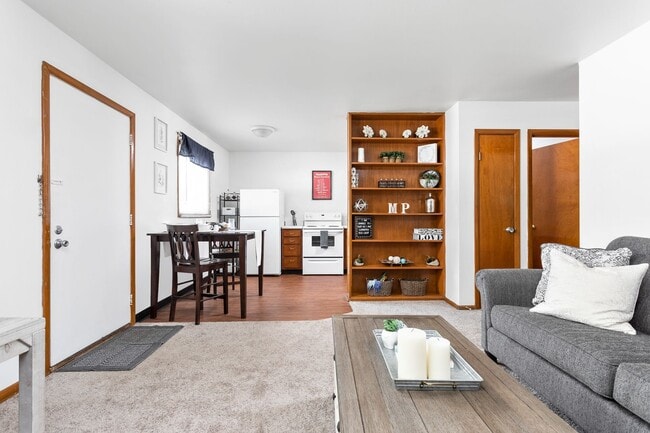 Meadow Park Apartments | Specials Available! in Bloomington, IN - Building Photo - Building Photo