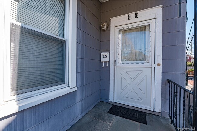 40 Bayside Ave in Oyster Bay, NY - Building Photo - Building Photo