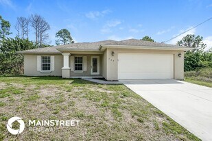 769 Gaylord Ave S in Lehigh Acres, FL - Building Photo