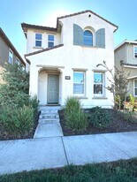 3724 Hovnanian Dr in Sacramento, CA - Building Photo