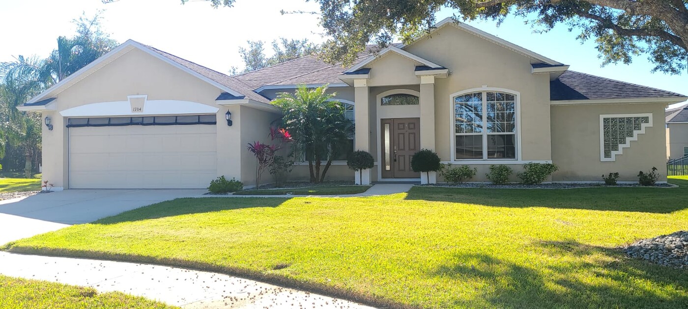 1704 Destino Ct in Port Orange, FL - Foto de edificio