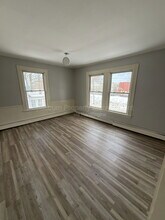 2 Front Pl in Waterville, ME - Building Photo - Building Photo