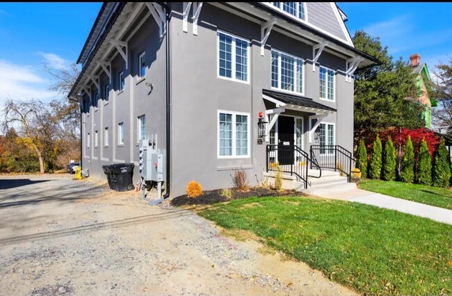 215 E Linden St, Unit Unit 4 in Kennett Square, PA - Building Photo - Building Photo