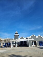 26848 Marina Point Ln in Santa Clarita, CA - Foto de edificio - Building Photo