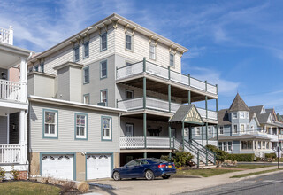 Shores Condominiums South in Monmouth Beach, NJ - Foto de edificio - Building Photo