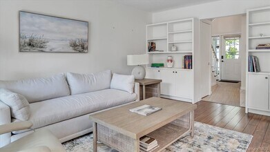 10 Leland Ln in Southampton, NY - Building Photo - Building Photo