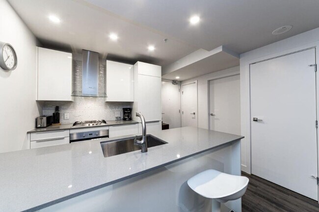 1283 Howe St in Vancouver, BC - Building Photo - Building Photo
