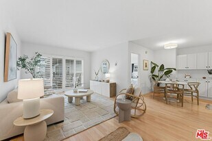 2308 Schader Dr in Santa Monica, CA - Building Photo