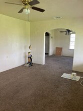 126 Alton Ave in Charlotte, TX - Building Photo - Building Photo