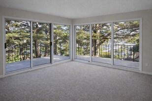 230 Eden Roc Dr in Sausalito, CA - Building Photo