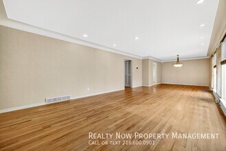 2171 Cedarview Dr in Beachwood, OH - Building Photo - Building Photo